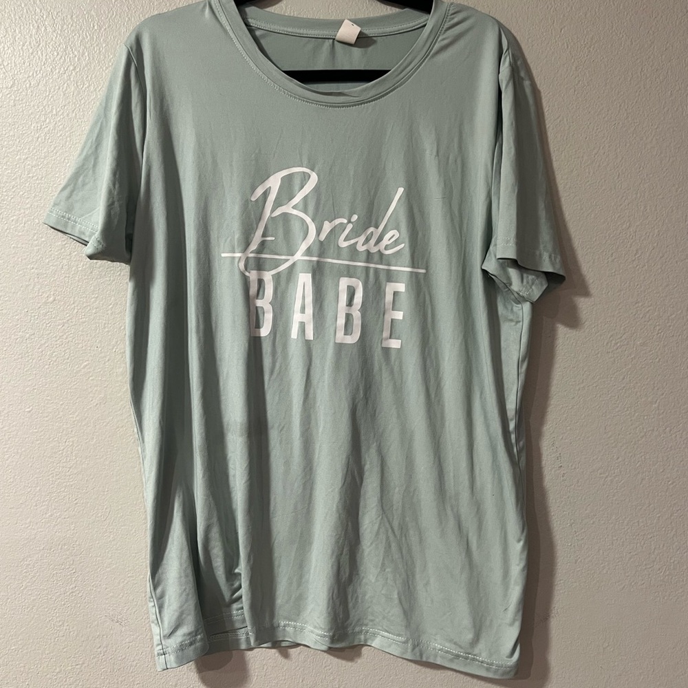 The Ring Boxes Green T-Shirt “Bride Babe”